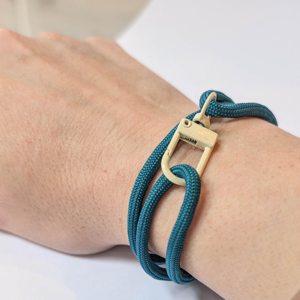 Sea Green Adjustable Paracord Bracelet with Cream Clasp